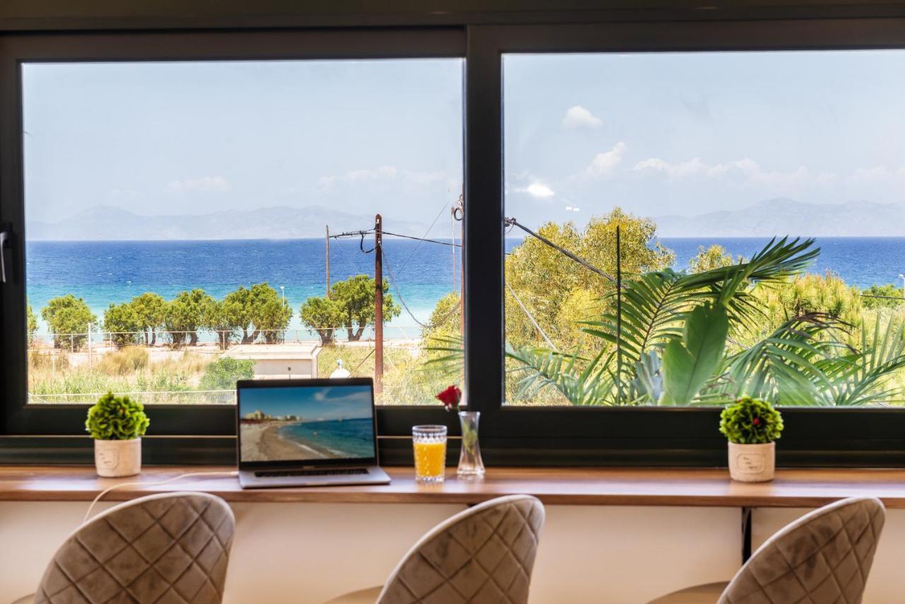 Odyssea Top View & Hot Jacuzzi Front Beach Kremasti  Bagian luar foto