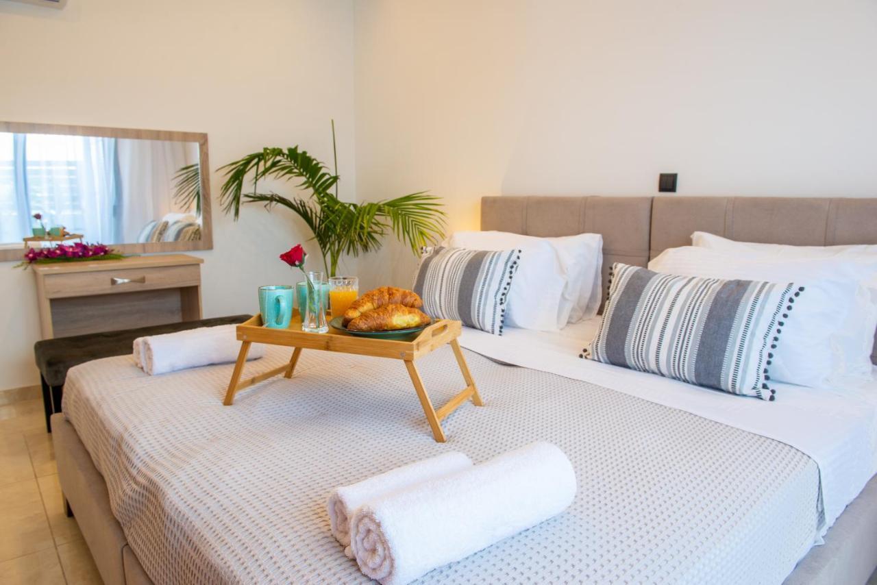 Odyssea Top View & Hot Jacuzzi Front Beach Kremasti  Bagian luar foto