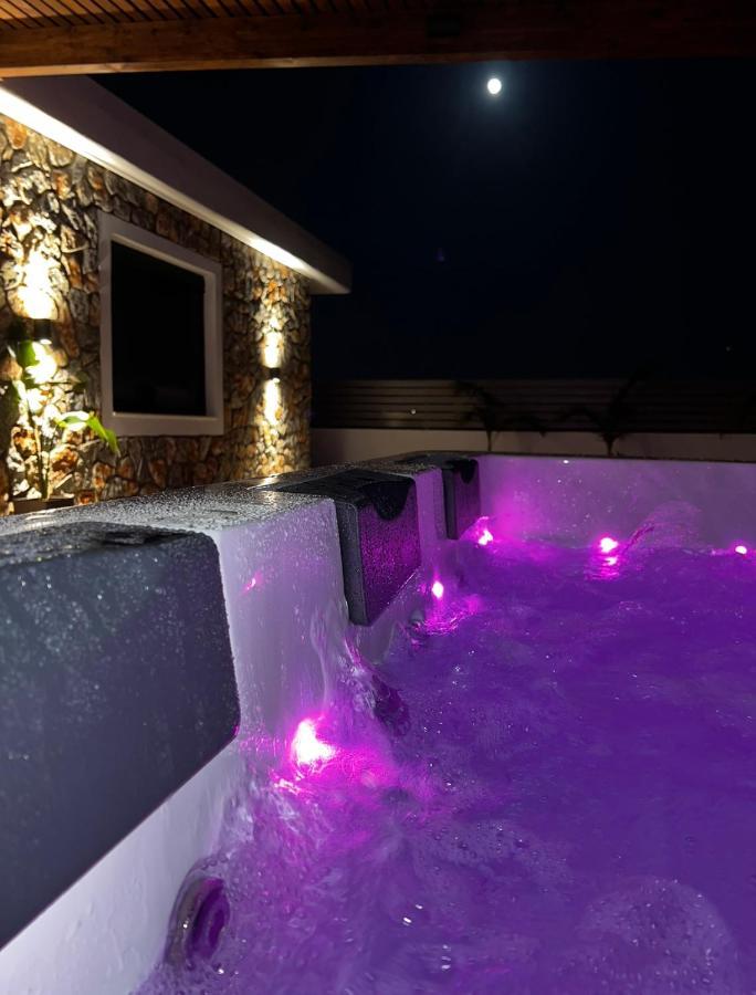 Odyssea Top View & Hot Jacuzzi Front Beach Kremasti  Bagian luar foto