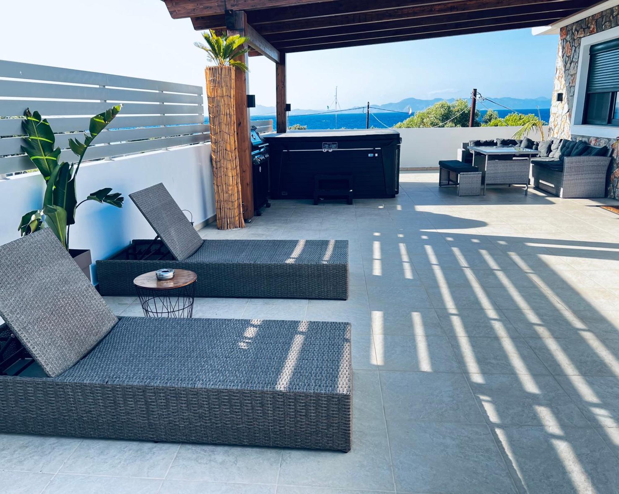 Odyssea Top View & Hot Jacuzzi Front Beach Kremasti  Bagian luar foto