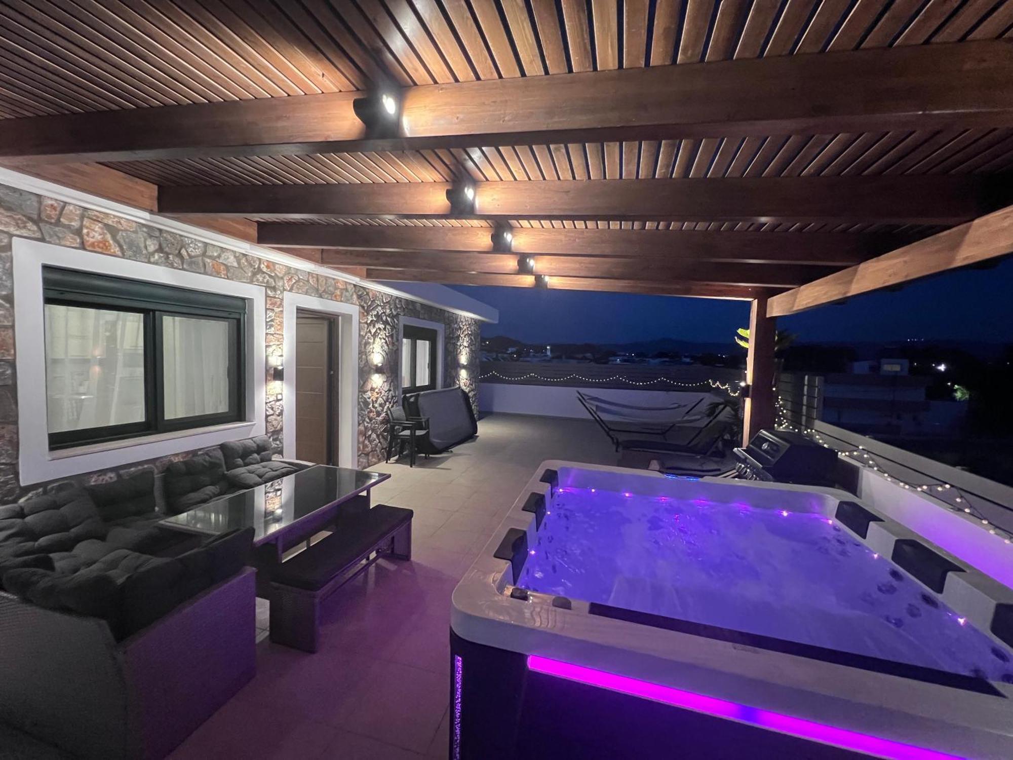 Odyssea Top View & Hot Jacuzzi Front Beach Kremasti  Bagian luar foto