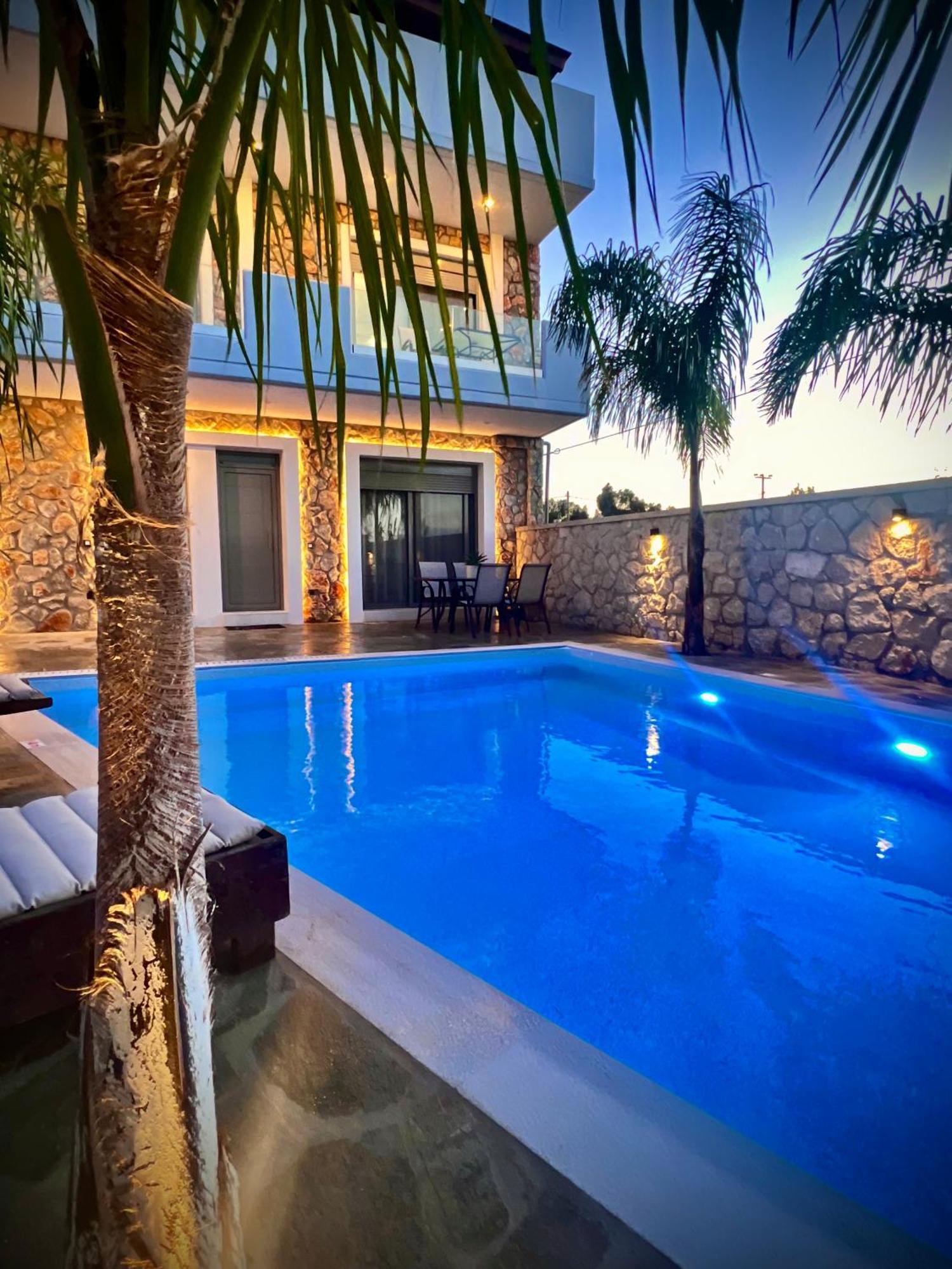 Odyssea Top View & Hot Jacuzzi Front Beach Kremasti  Bagian luar foto